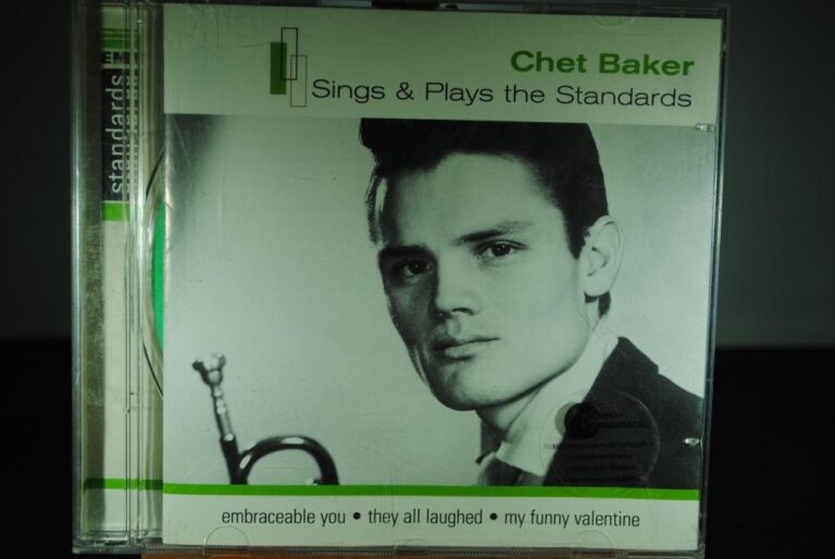 Chet Baker Sings Plays The Standards