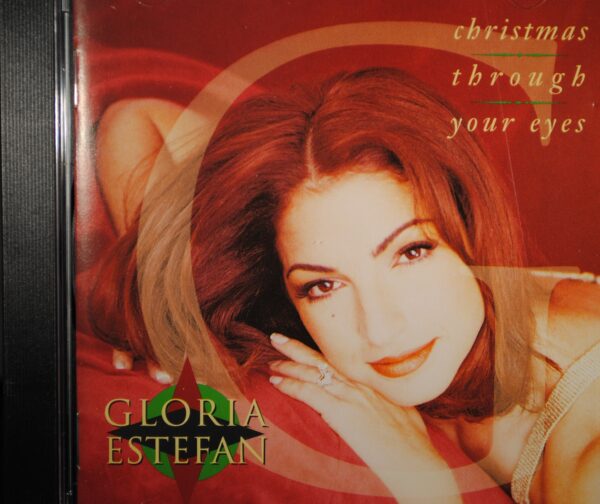 Gloria Estefan – Christmas Through Your Eyes